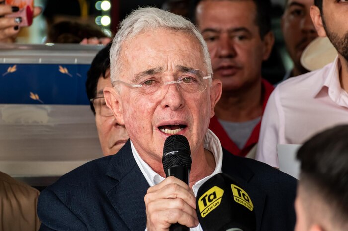 Álvaro Uribe celebra su absolución y la nulidad de las interceptaciones en caso que enfrentaba