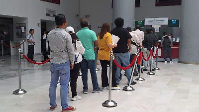 Últimos días en el Estado de México para realizar el reemplacamiento vehicular: filas, dudas y riesgos con los 'coyotes'