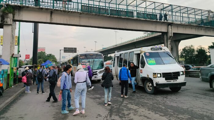 A un día del aumento en pasajes, los usuarios del Edomex protestan por la insatisfacción y condiciones del transporte público