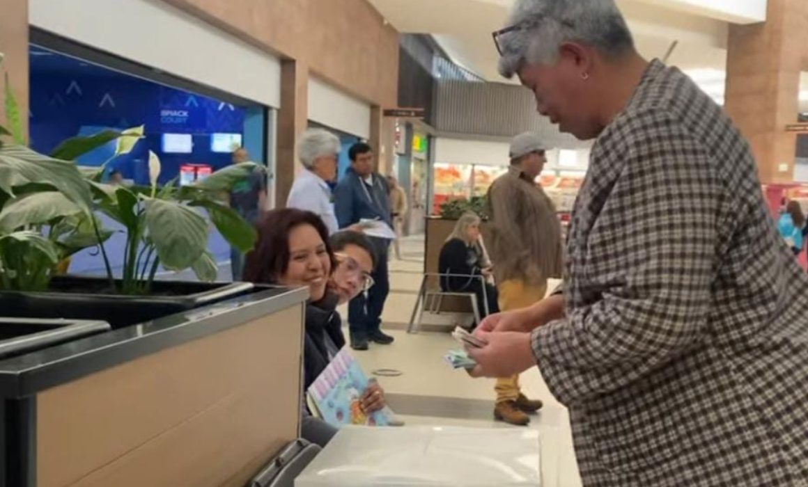 Abuelitos de Edomex participan con entusiasmo en jornada electoral