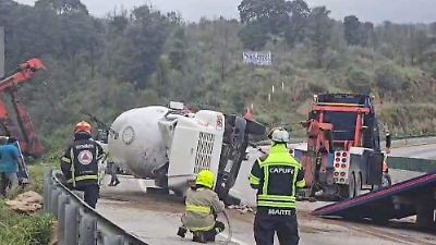 Accidente con pipa de gas en la autopista México-Puebla provoca cierre total y caos vial