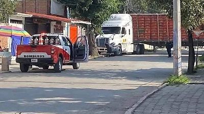 Accidente en Cuautitlán Izcalli: Tráiler embestido por tren causa caos vial y apagón