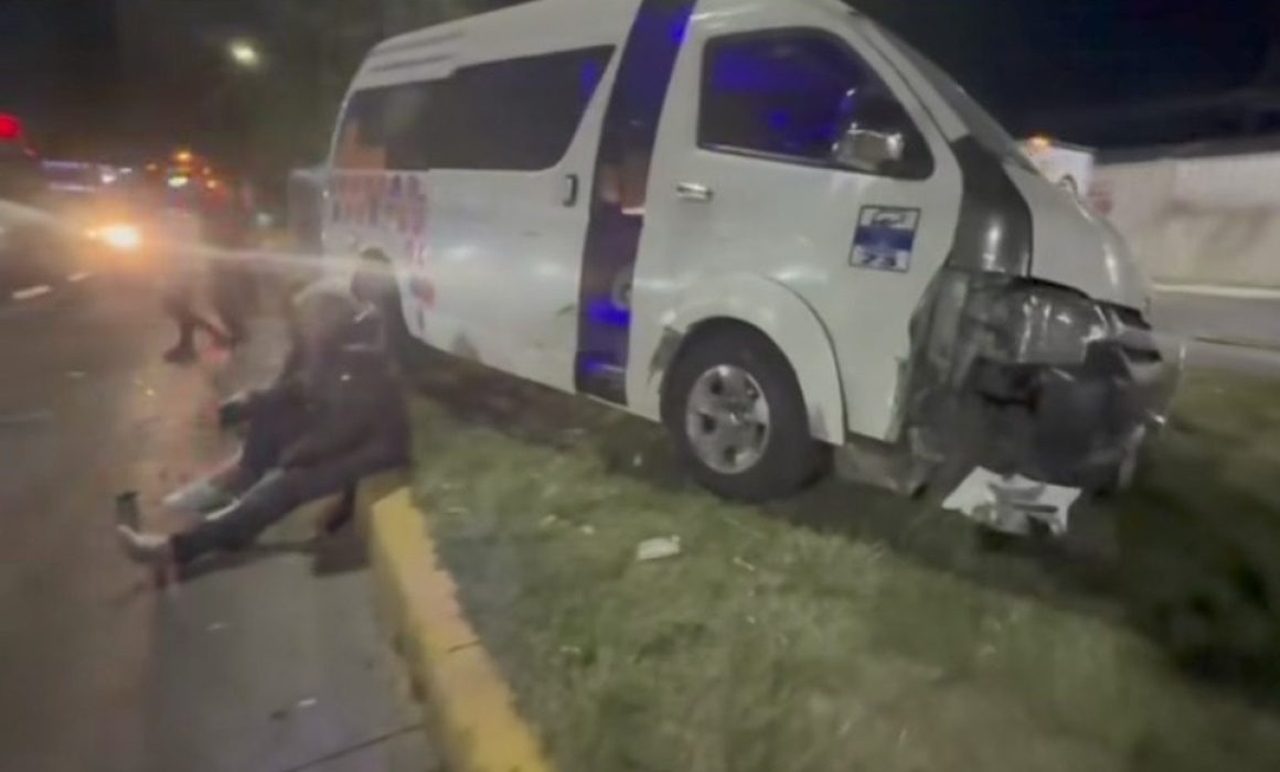 Accidente en Ecatepec deja tres heridos y provoca pérdida de control en la Vía Morelos