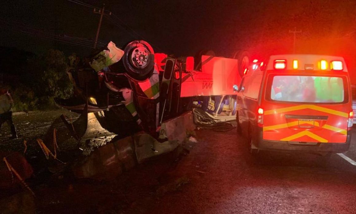 Accidente en Huehuetoca: volcadura de camión deja más de 20 heridos y moviliza a equipos de emergencia