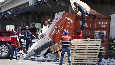 Accidente en México-Toluca provoca cierre total en la vía y atención a lesionado
