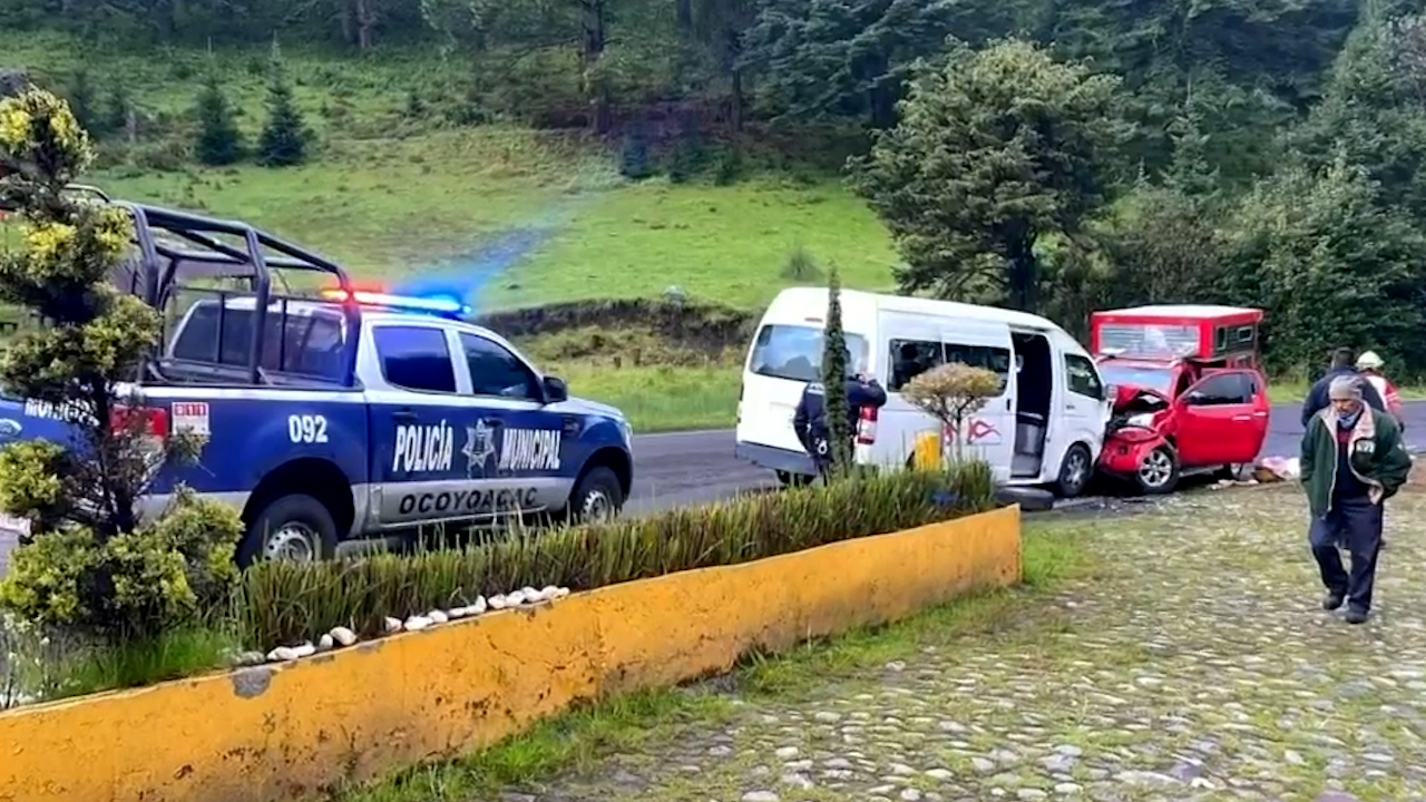 Accidente en Ocoyoacac del Edomex deja 4 heridos y 13 pasajeros implicados