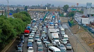 Accidente en la México-Cuautla paraliza el tránsito y genera caos vial