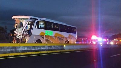 Accidente en la México-Cuautla: Autobús de pasajeros choca contra tráiler y deja 16 lesionados