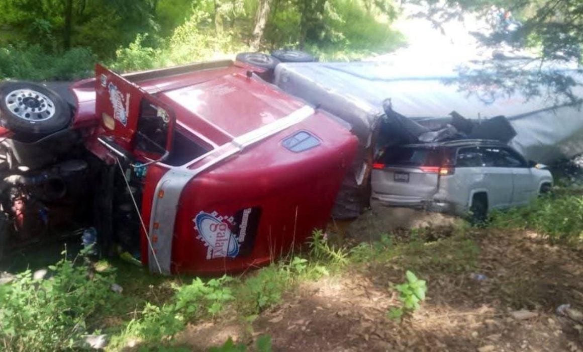 Accidente en la México-Puebla deja cuatro heridos tras volcadura de tráiler en Ixtapaluca