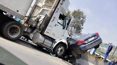 Accidente en la México-Querétaro provoca dos lesionados y fuerte retraso vial