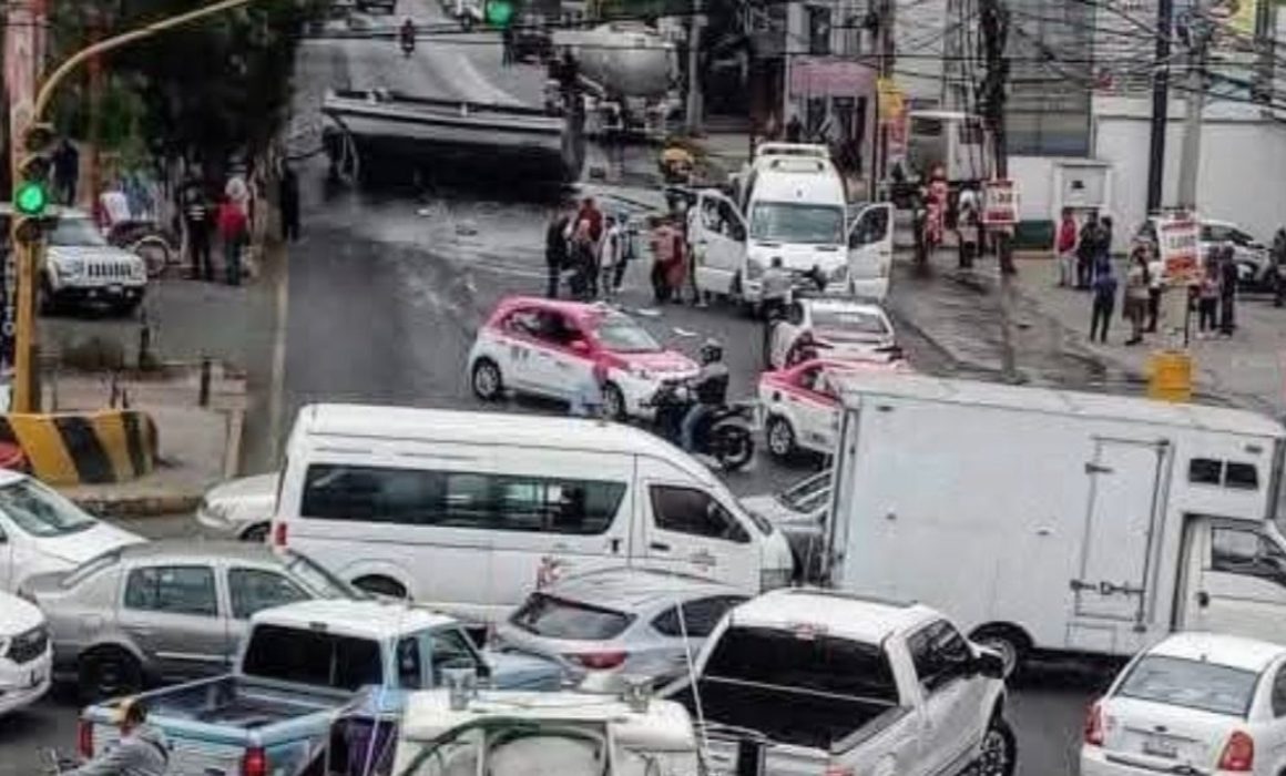 Accidente en la México-Texcoco deja más de una decena de lesionados