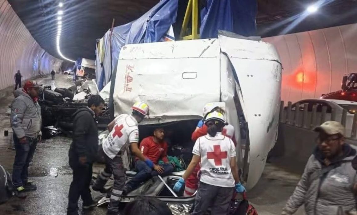 Accidente en la autopista México-Naucalpan deja 13 heridos y provoca operativo de rescate