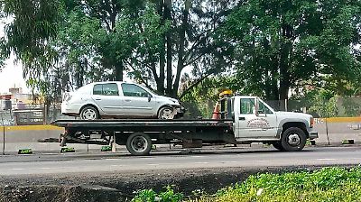 Accidente en la autopista Peñón-Texcoco deja a una pareja herida