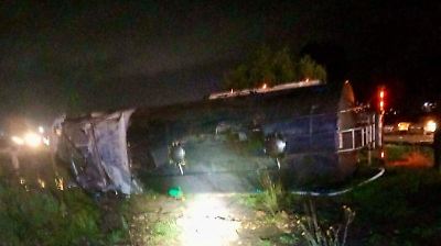 Accidente en la autopista Toluca-Atlacomulco deja tres lesionados tras volcamiento de pipa con leche