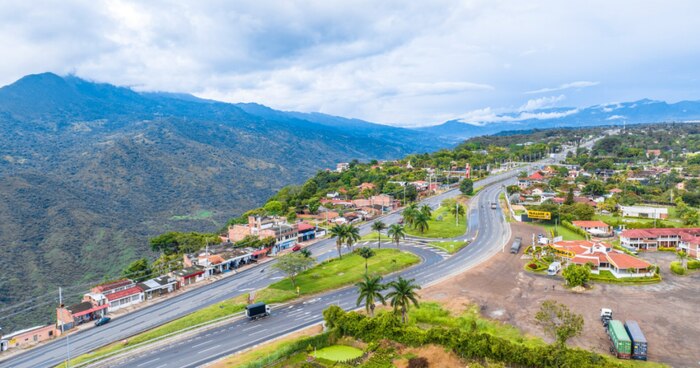 Accidente en la vía Bogotá-Girardot provoca cierre total y desvíos, moviliza a autoridades en Ricaurte