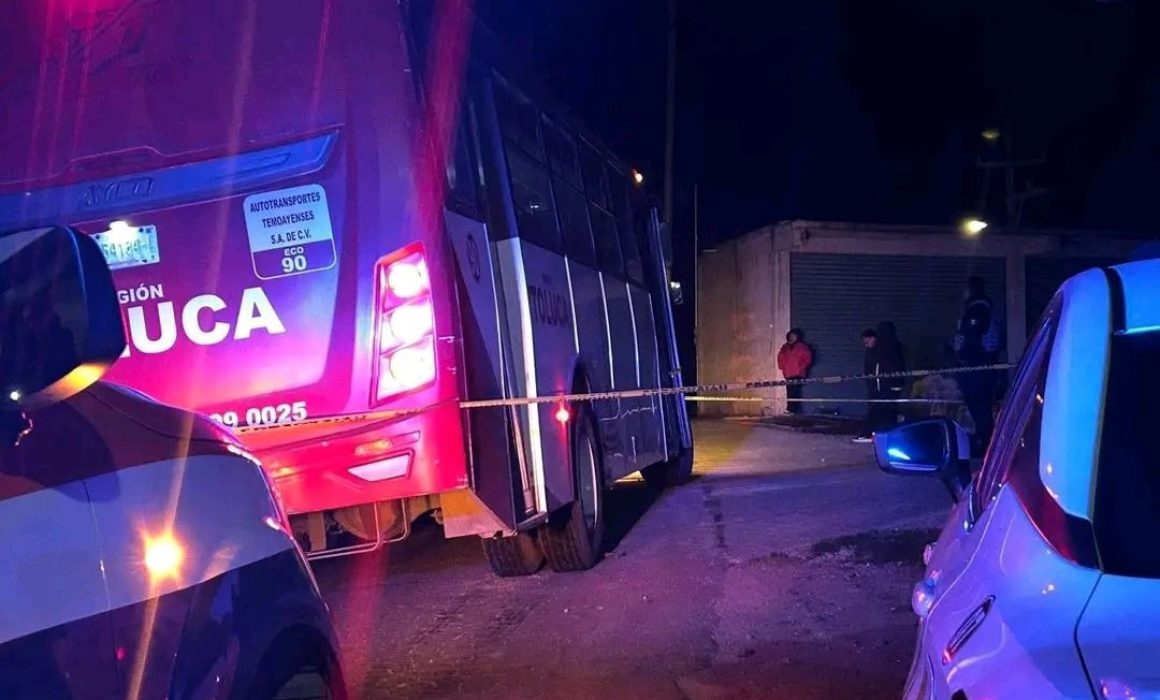 Accidente fatal en Temoaya: taxista muere prensado tras chocar contra autobús en la carretera Temoaya–San Juan Jiquipilcoy