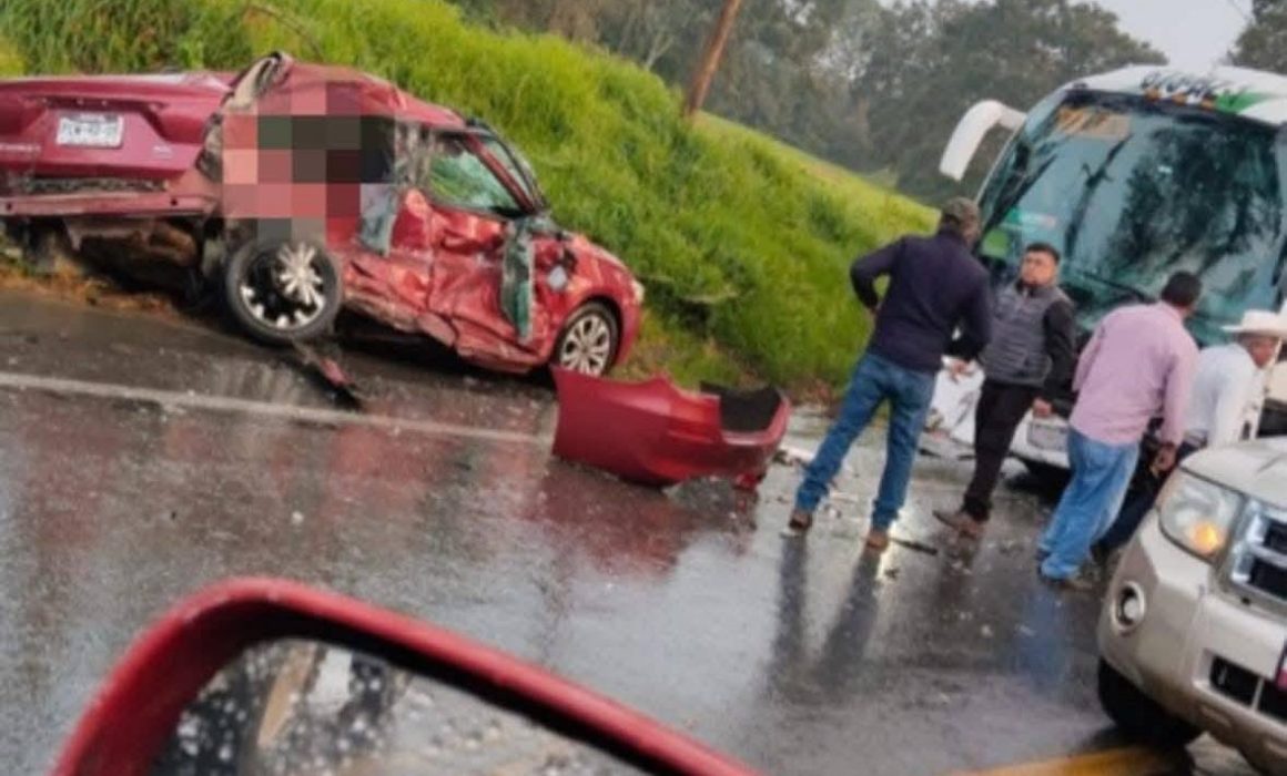 Accidente fatal en la Toluca–Zitácuaro: fallece un adulto mayor tras impactarse contra autobús