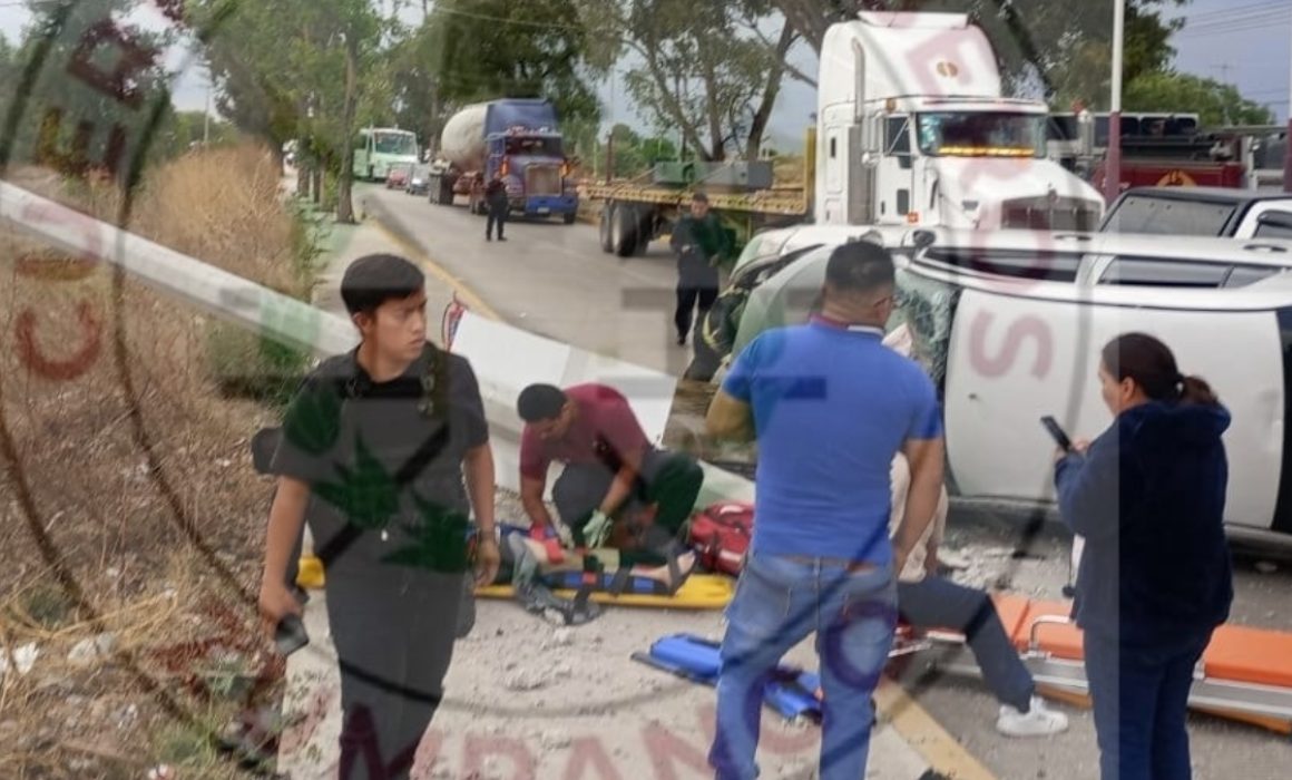 Accidente grave en Zumpango: dos autos chocan por exceso de velocidad