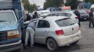 Accidente múltiple en Ecatepec deja cuatro lesionados y congestionamiento vehicular