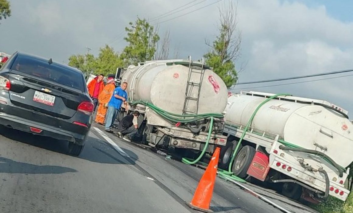 Accidente múltiple en Peñón-Texcoco por conducción temeraria termina en caos vial y huida del responsable