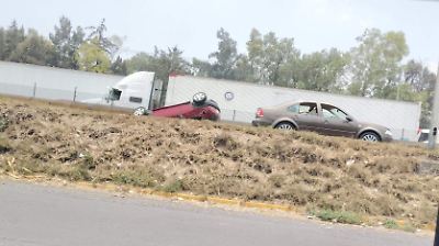 Accidentes vehiculares generan caos vial en la México-Querétaro