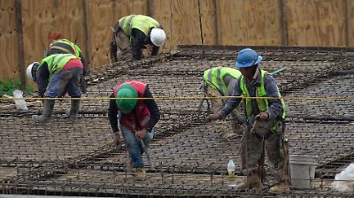 Actividad económica en México cae 0.6% en septiembre ante contracción del sector industrial