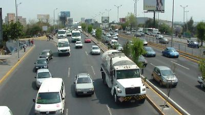 Activistas critican el 'Hoy No Circula' en Valle de Toluca por ser una medida recaudatoria y limitada