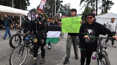 Activistas protestan en Toluca contra la llegada de Starbucks en Paseo Colón y su impacto social y ambiental