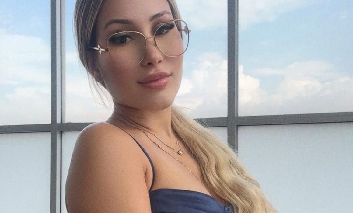 Actriz pornográfica Angélica Torrini, conocida como Angie Miller, arrestada por presunta implicación en homicidios en Estado de México