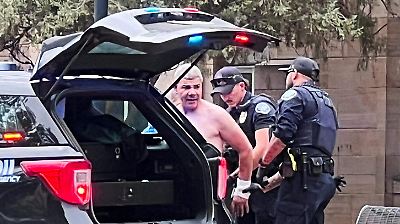 Acusan a sospechoso de ataque en Boulder de delito federal de odio