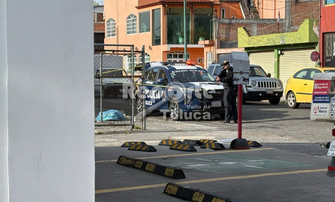 Adulto mayor muere súbitamente en calles del centro de Toluca