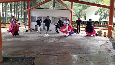 Adultos mayores en Toluca revitalizan la danza folclórica como símbolo de resistencia y comunidad