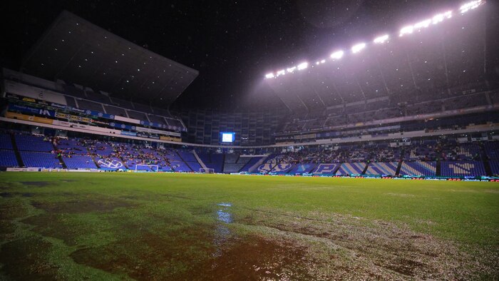 Aficionados critican el mal estado del Estadio Cuauhtémoc pese a anuncios de remodelación para el Mundial 2026