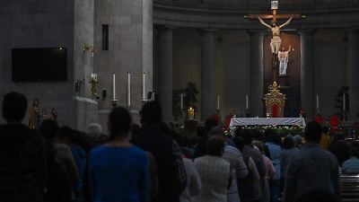 Aficionados del Toluca acuden a templos para pedir que los Diablos salgan campeones en la Liga MX
