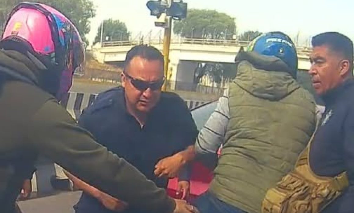 Agreden policías a motociclistas en la Peñón-Texcoco, Edomex