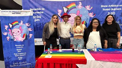 Ajolotes, mariachis y banderas en la Marcha del Orgullo de Metepec
