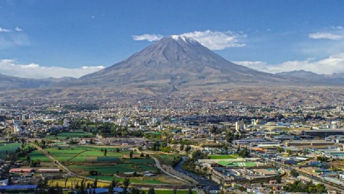 Alerta en Arequipa por lahar en el volcán Misti que avanza hacia río Chili