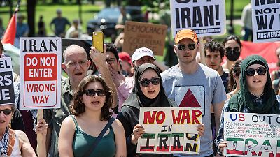 Alerta global de EE. UU. tras ataques a instalaciones nucleares en Irán y amenazas de represalia