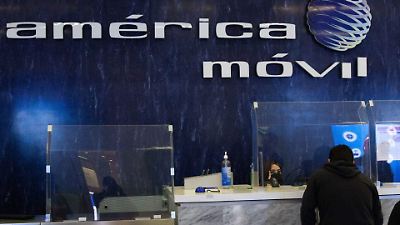 América Móvil supera expectativas con ganancias de 22.3 mil millones de pesos en segundo trimestre pese a pérdidas de clientes