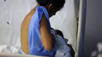 Amamantar en la primera hora de vida reduce 22% el riesgo de mortalidad infantil, según expertos