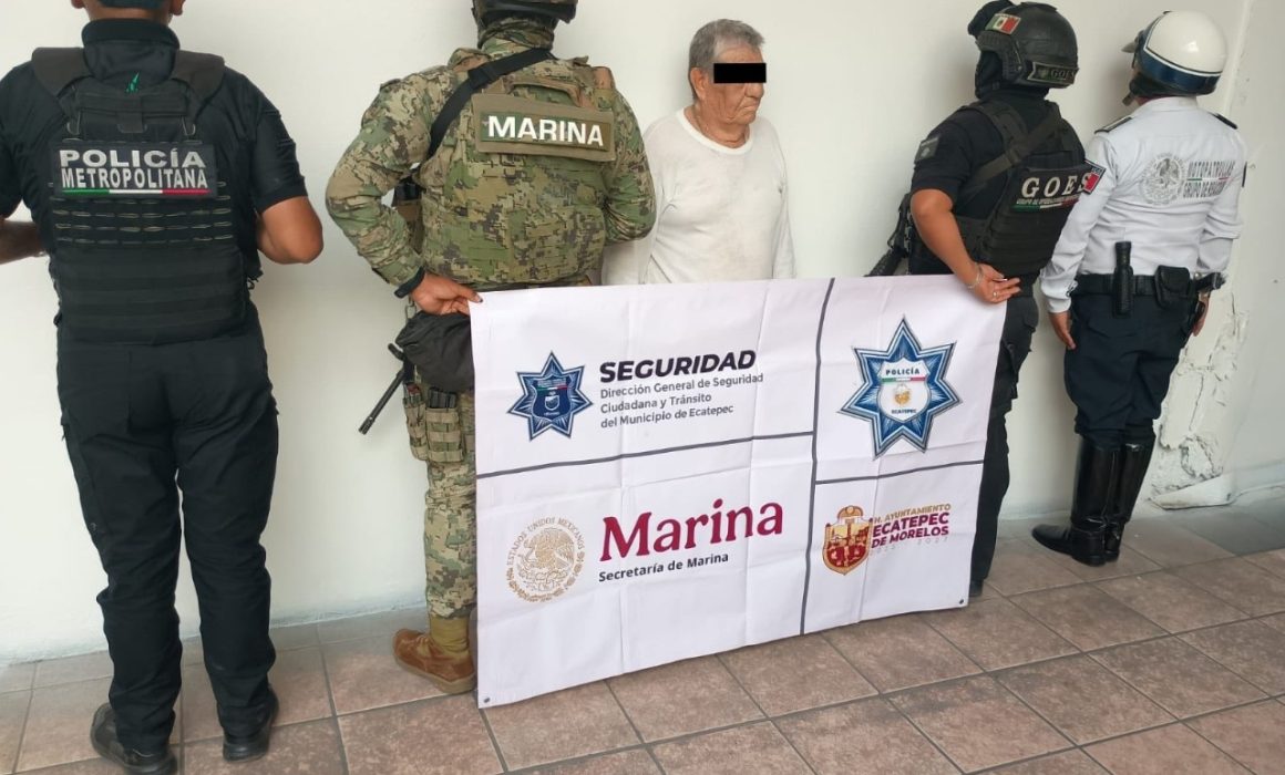 Anciano de 80 años detenido en Ecatepec por intimidar con escopeta a mujeres en la calle