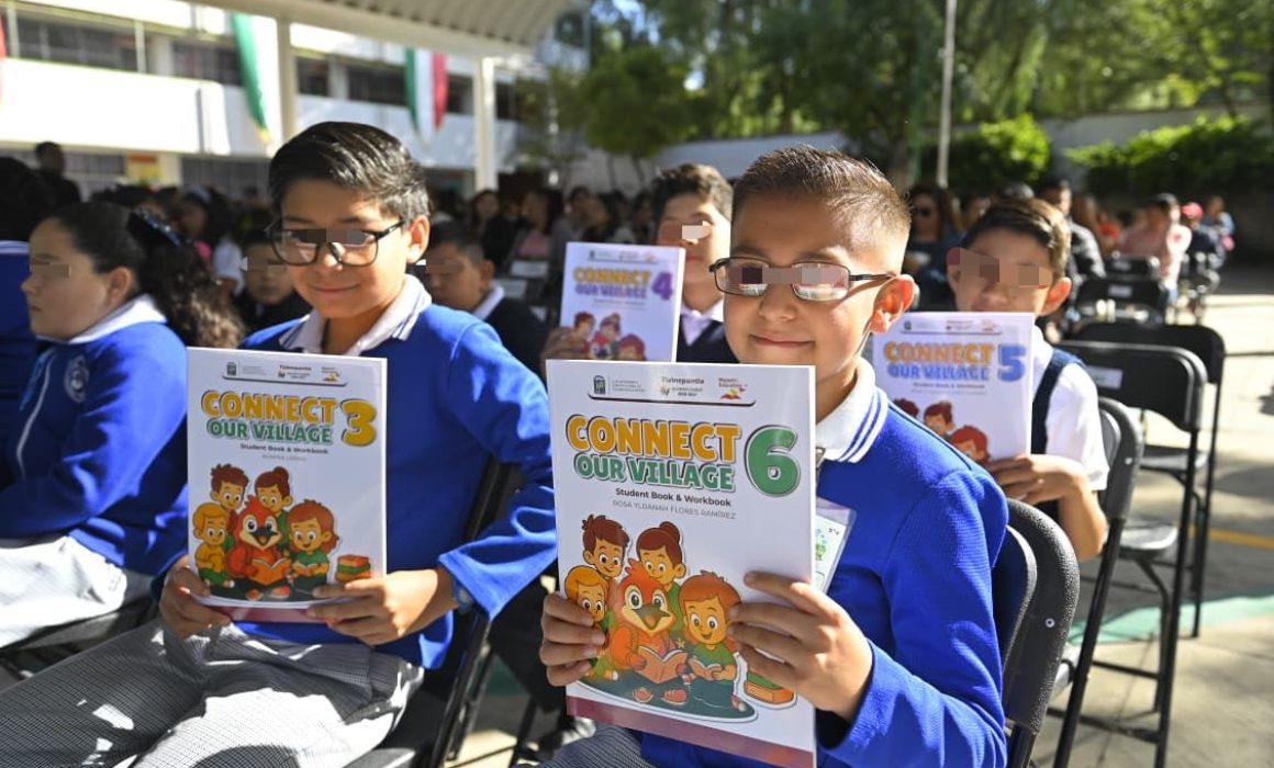 Arranca en Tlalnepantla la entrega de 22 mil libros de inglés para primaria