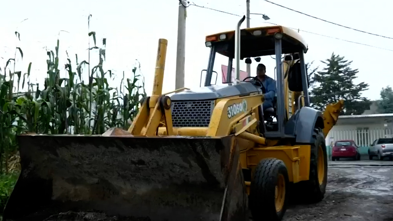 Arranca en Toluca la pavimentación de la calle Bicentenario con tecnología de concreto impermeable
