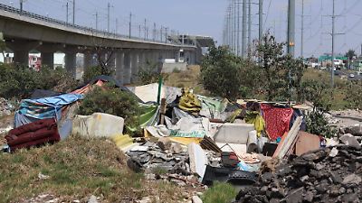 Asentamientos irregulares invaden el futuro parque lineal bajo el Tren Interurbano en Toluca