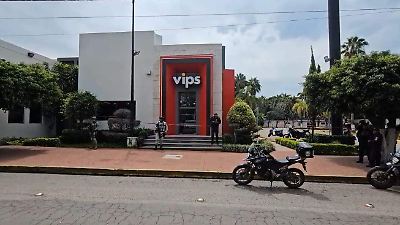 Asesinan al exdiputado Christian Nava en restaurante VIPS de Cuautla