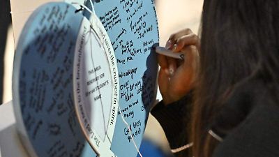 Ataque en iglesia de Minneapolis deja dos niños muertos y revela obsesión del tirador con matar niños