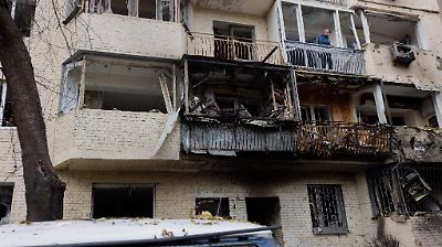 Ataques con drones en Ucrania dejan dos periodistas muertos, un rescatista fallecido y heridos en Járkov y Kiev