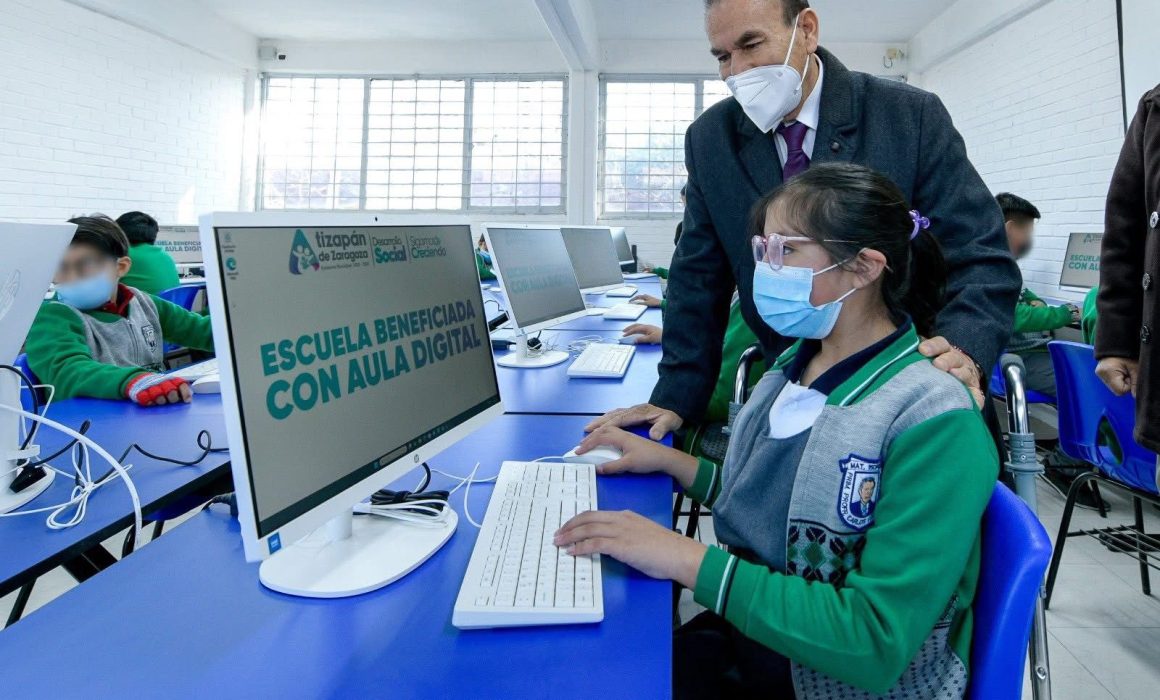 Atizapán entrega una nueva Aula Digital en la primaria Carlos Hank para impulsar la educación tecnológica