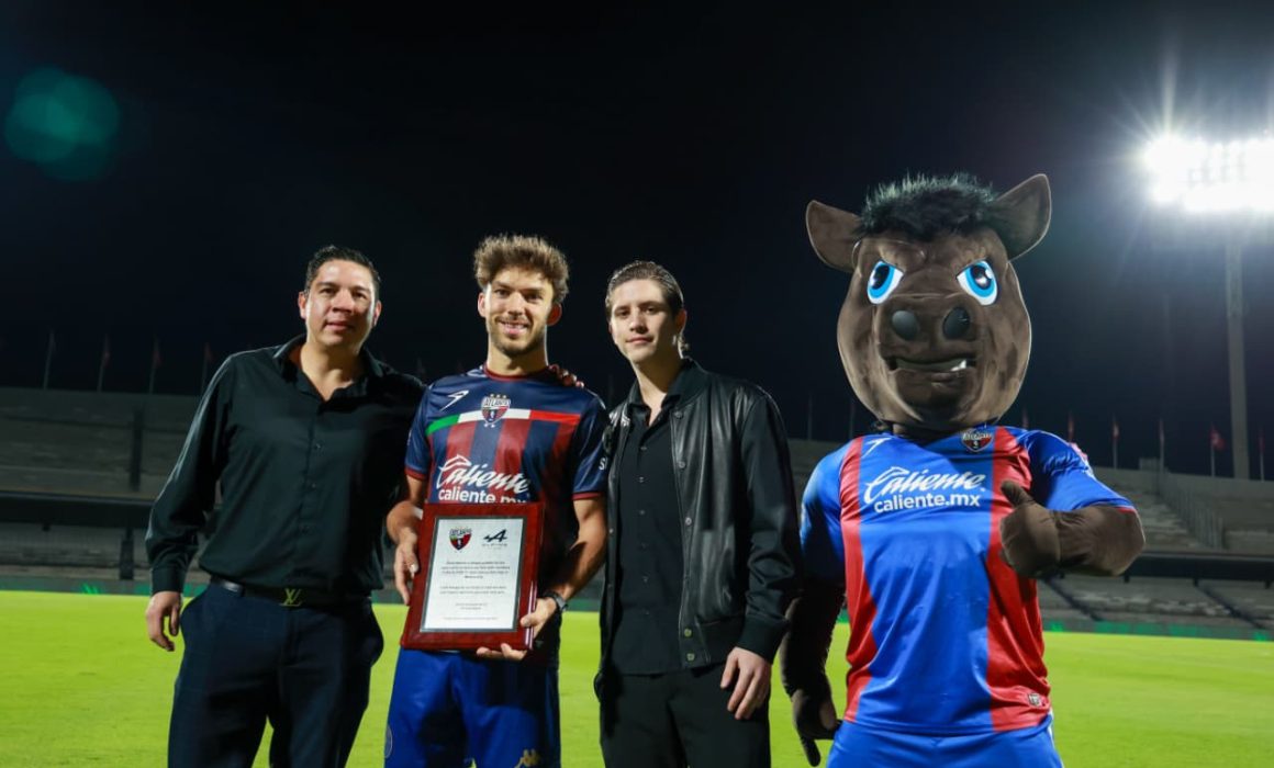 Atlante y Pumas organizan emocionante partido conjunto entre escuderías de F1 Haas y Alpine