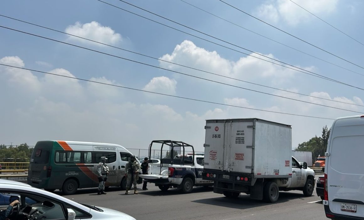 Atropella vehículo a mujer y provoca cierre en la carretera Lechería-Texcoco en Ecatepec